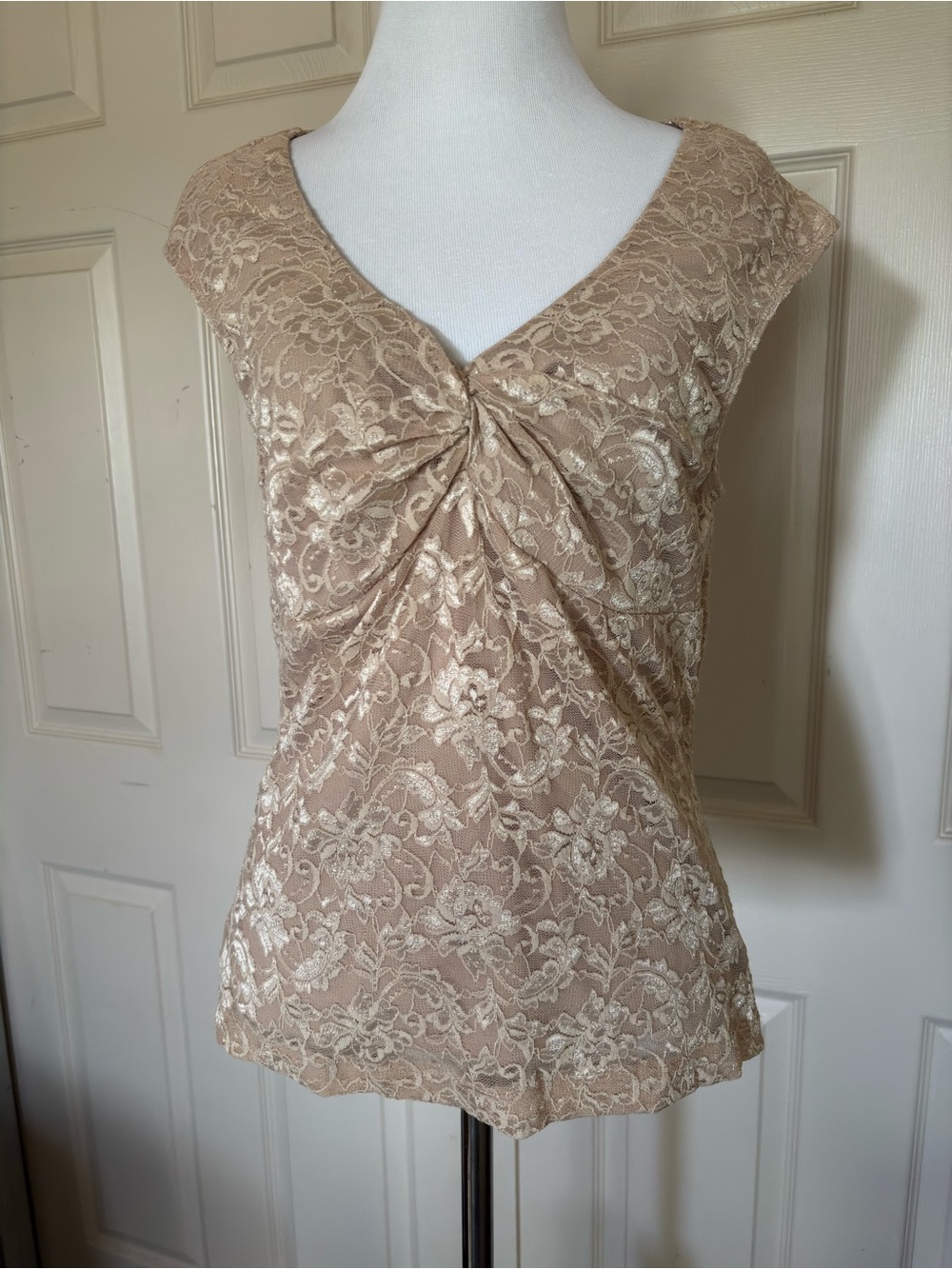 Rampage Beige Lace Twist-Detail Cap Sleeve Top